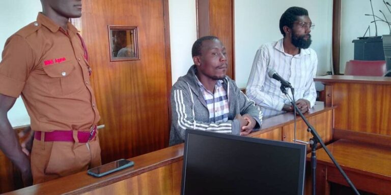 Journalists remanded in prison for reporting about alleged corruption